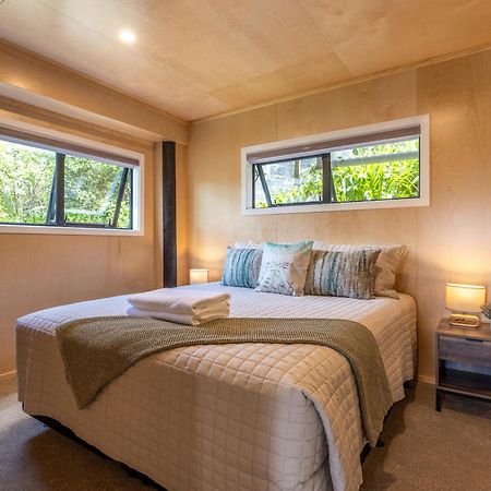 Church Bay Views - Stay Waiheke Oneroa المظهر الخارجي الصورة