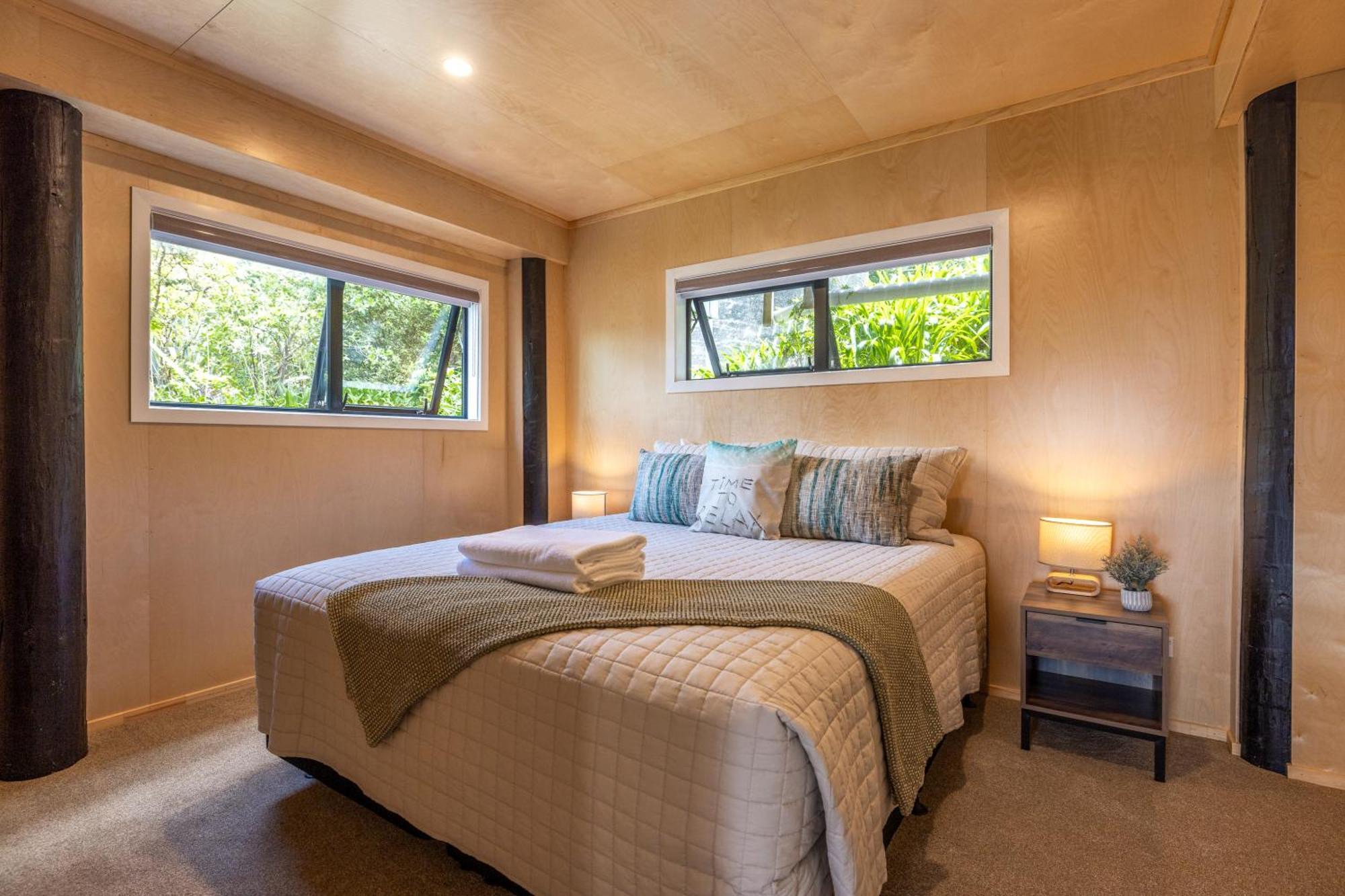 Church Bay Views - Stay Waiheke Oneroa المظهر الخارجي الصورة